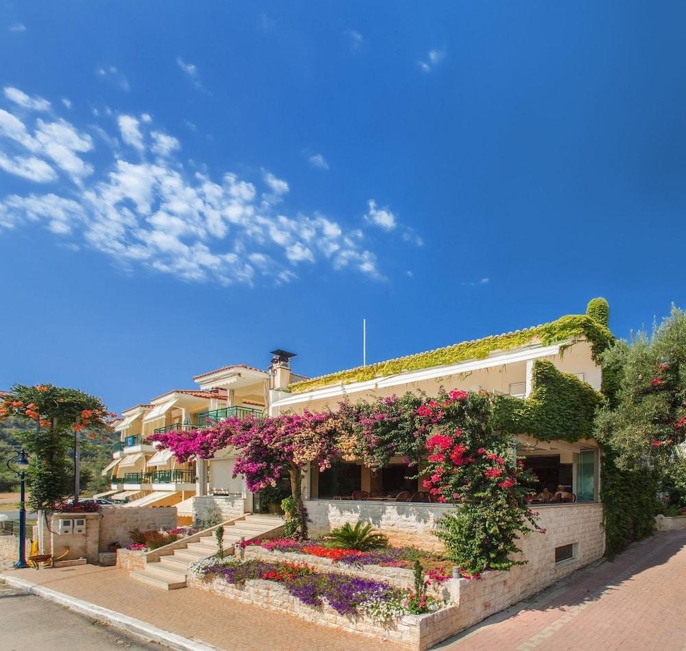 Xenios Loutra Village Beach Hotel アギア・パラスカヴィ エクステリア 写真